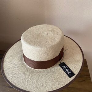 Sombrero estilo Andaluz, tejido fino, cinta café